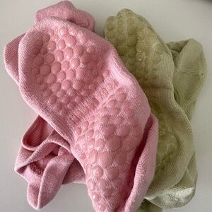 Pilates grip socks